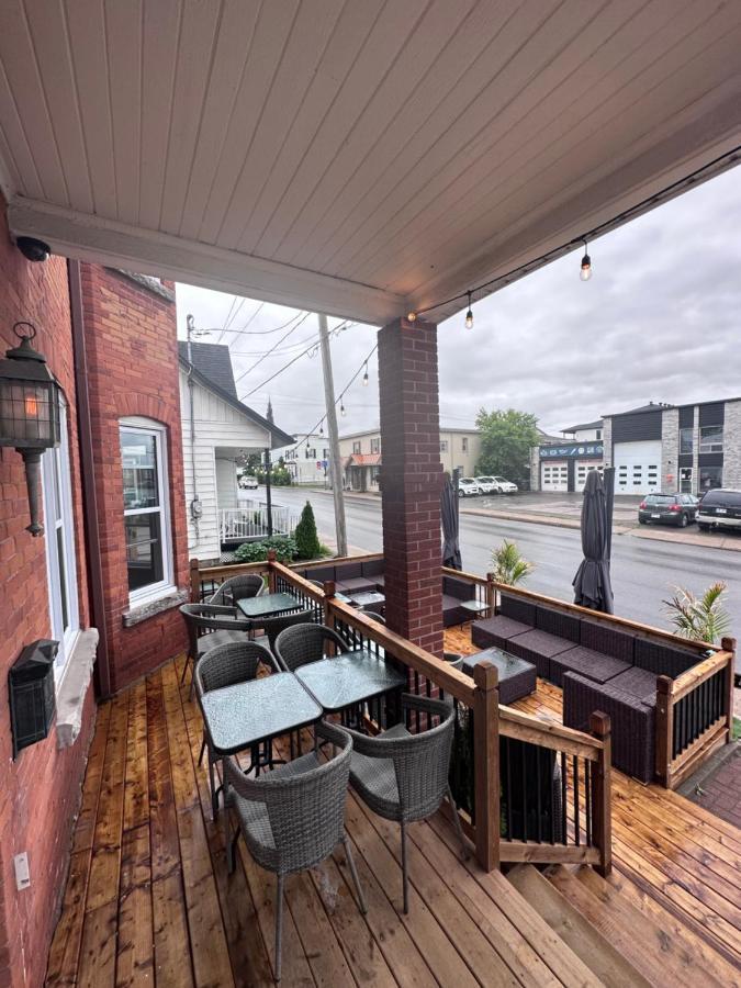 Auberge Et Bistro Namaste Lachute Экстерьер фото
