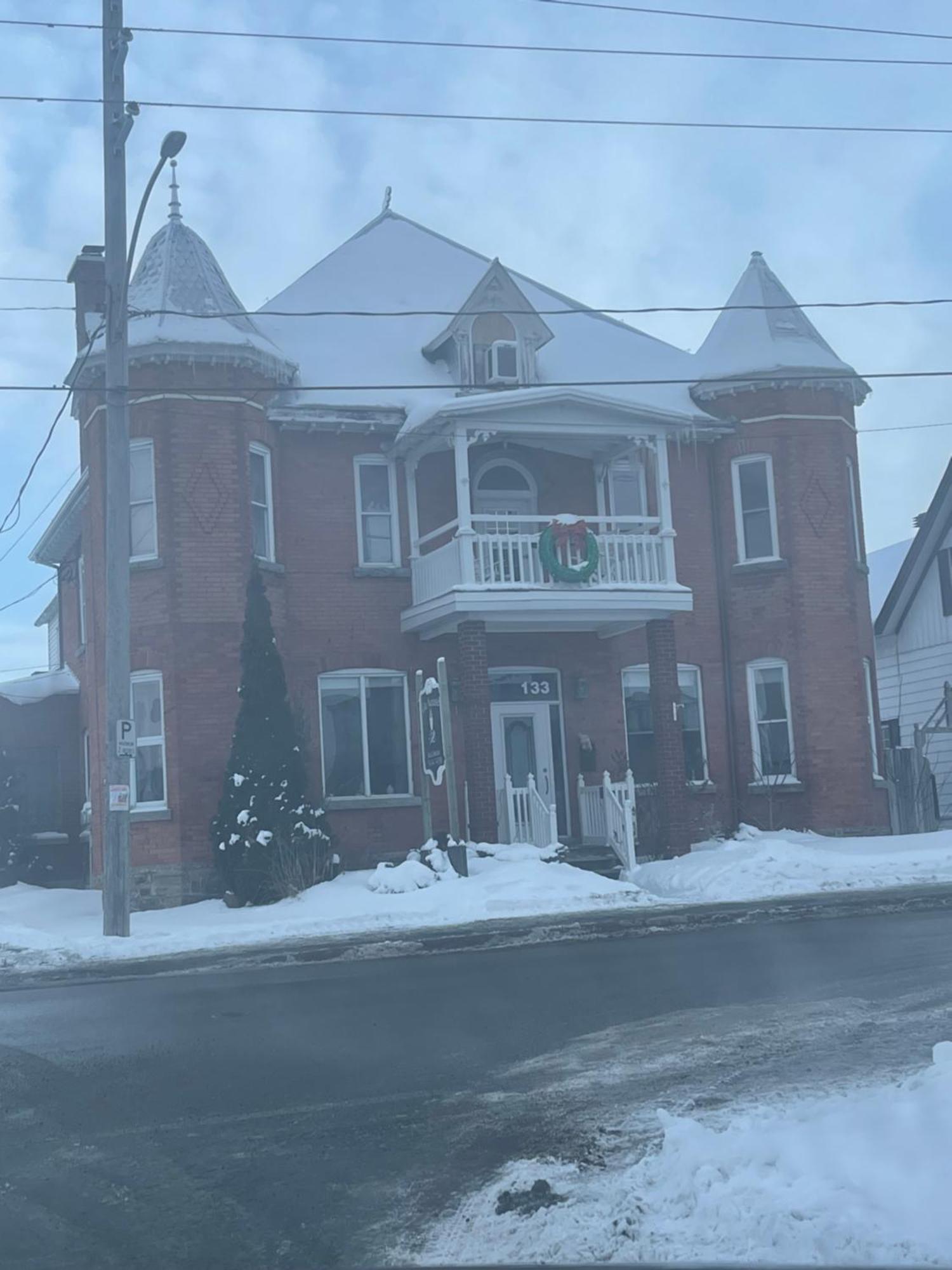 Auberge Et Bistro Namaste Lachute Экстерьер фото